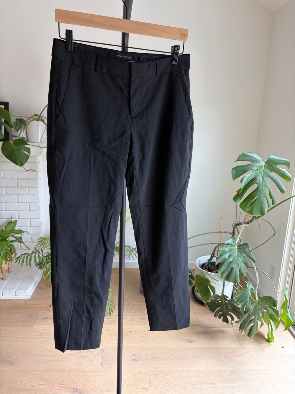 Banana Republic Black Trousers – Size 0, Stretchy & Versatile